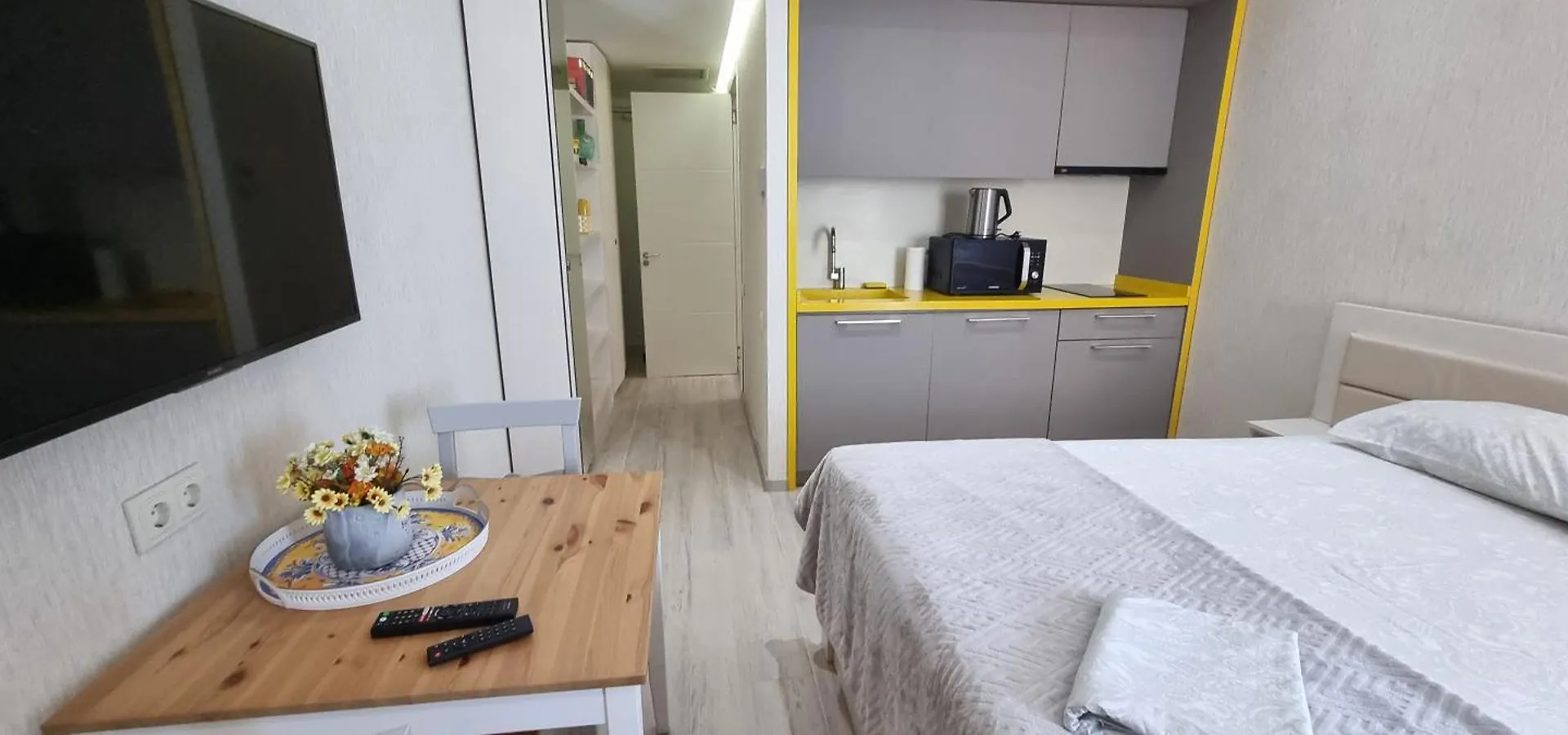 Апартаменты Courtyard By Marriott Центр Шикарный Апартамент С Видом На Море,Озеро,Город Батуми
