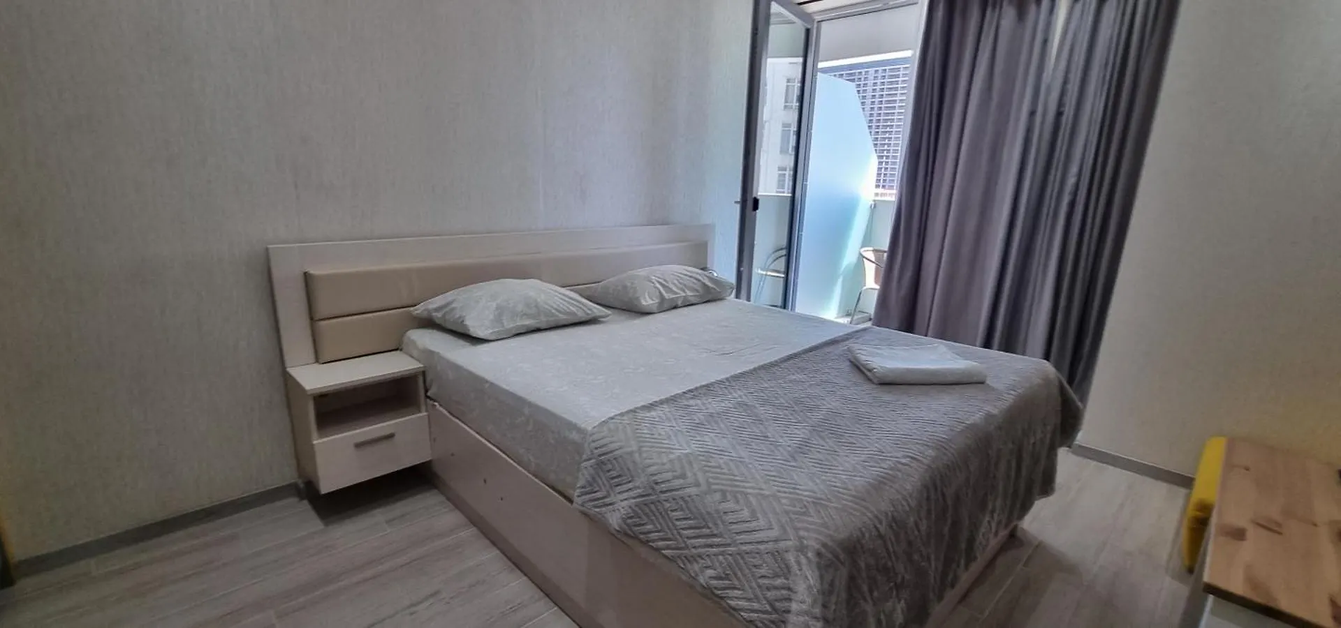 Courtyard By Marriott Центр Шикарный Апартамент С Видом На Море,Озеро,Город Батуми Апартаменты